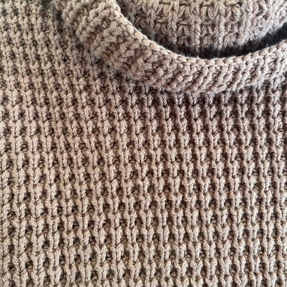 Chunky fall tan turtleneck sweater - Picture 3 of 5
